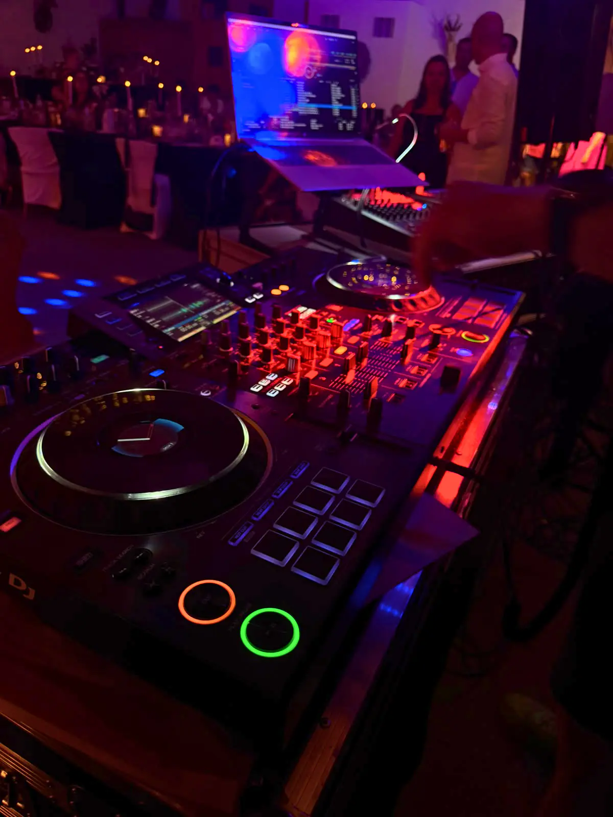DJDura – Professioneller DJ- und Eventservice für Hochzeiten, Feiern und Firmenveranstaltungen.