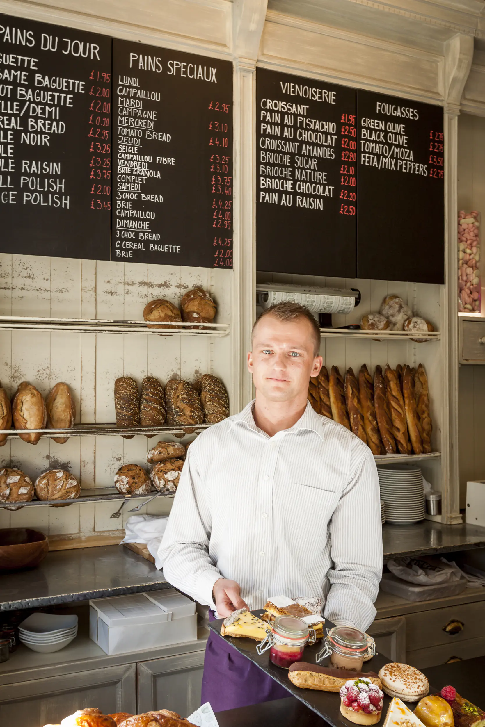 Professional photo coverage for small businesses, including interiors, portraits, products and details.