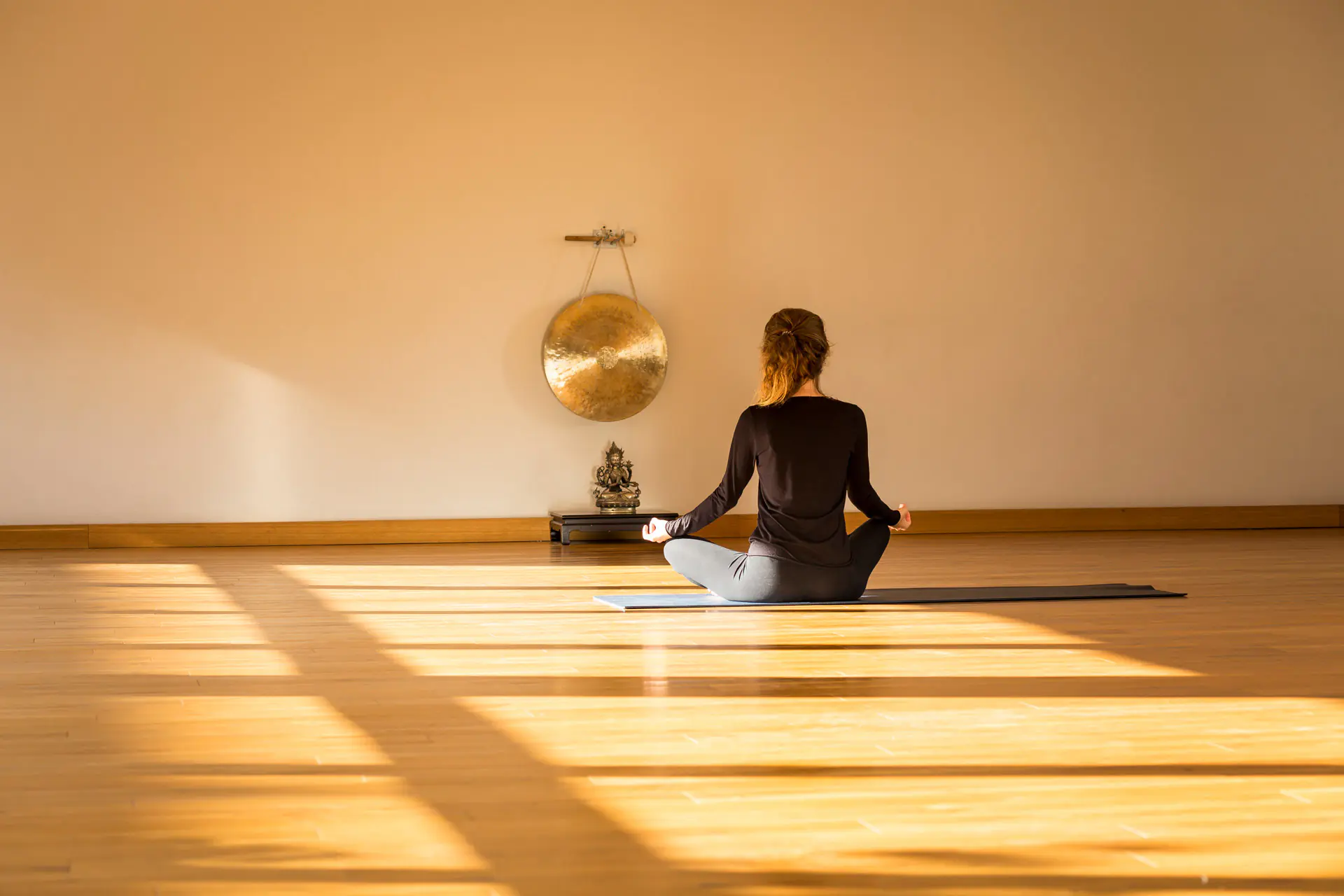 Professional photography for yoga teachers and studios. Portraits, poses, teaching situations and studio interiors. - Photo 8