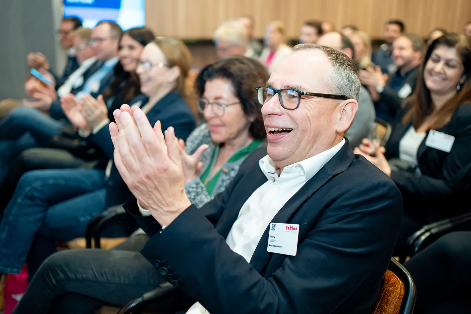 Professionelle Foto- und Videobegleitung für Firmenveranstaltungen, Messen und Business-Events. - Photo 8