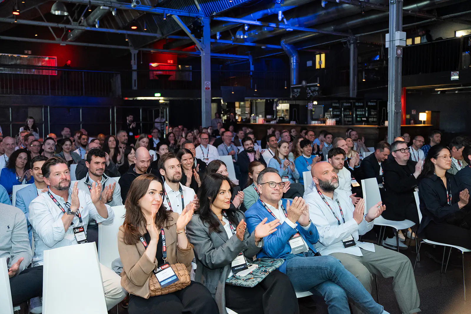 Professionelle Foto- und Videobegleitung für Firmenveranstaltungen, Messen und Business-Events. - Photo 6