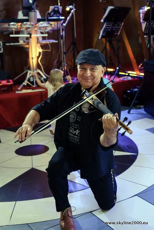 Musik für alle Generationen. Professionell, modern, abwechslungsreich, bezahlbar. Wir werden Sie begeistern! 