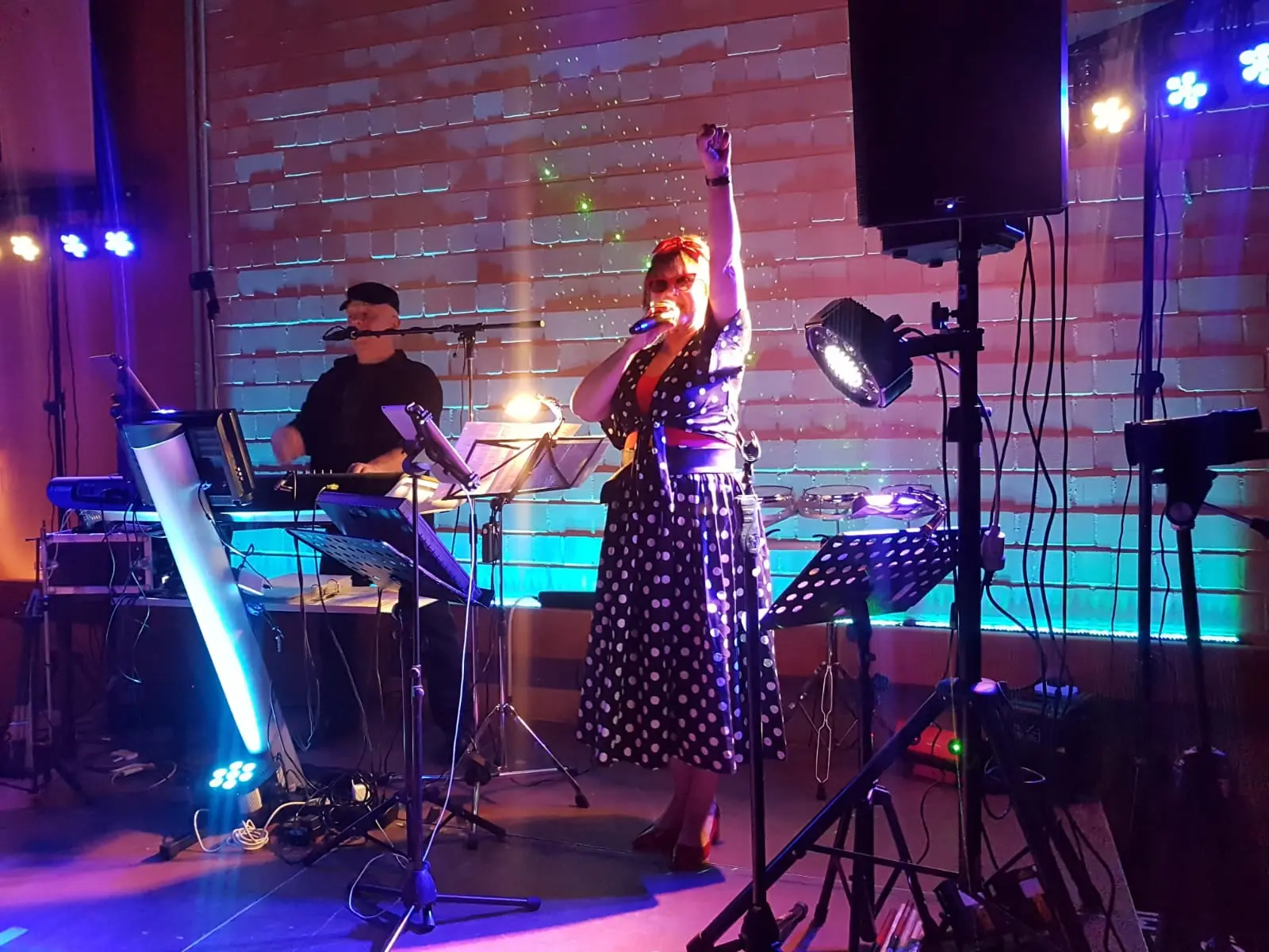 Musik für alle Generationen. Professionell, modern, abwechslungsreich, bezahlbar. Wir werden Sie begeistern!  - Photo 6