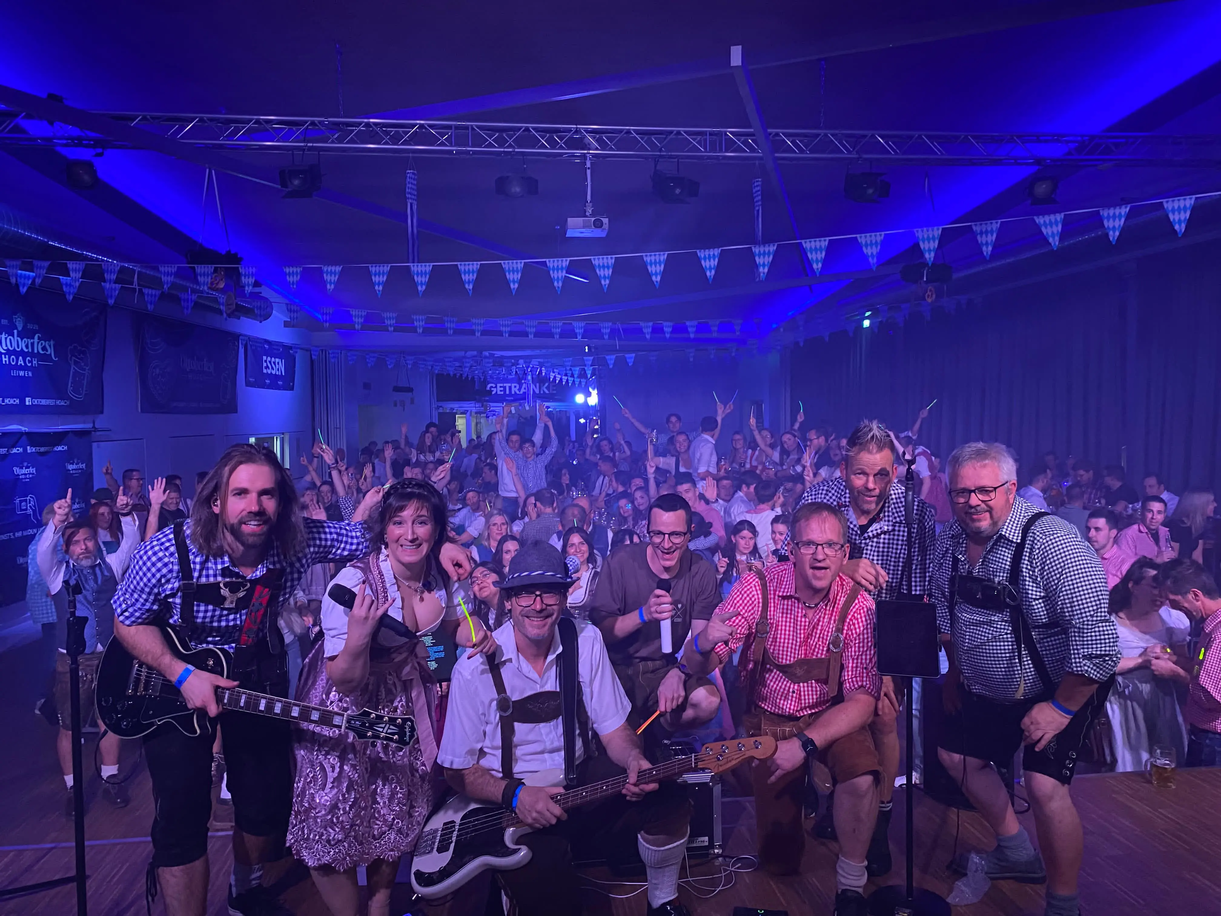 Partyband - Repertoire von Klassikern bis zu aktuellen Charts begeistert mit Professionalität  und Spielfreude 