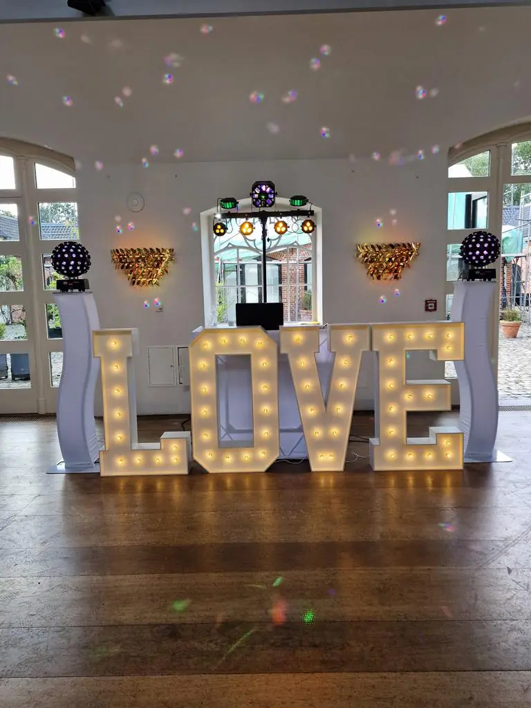 Hochzeit Standard 6 Std. reine Musikspielzeit. Inkl. Persönliches Vorgespräch in der Location bis 30 km! ab Duisburg 