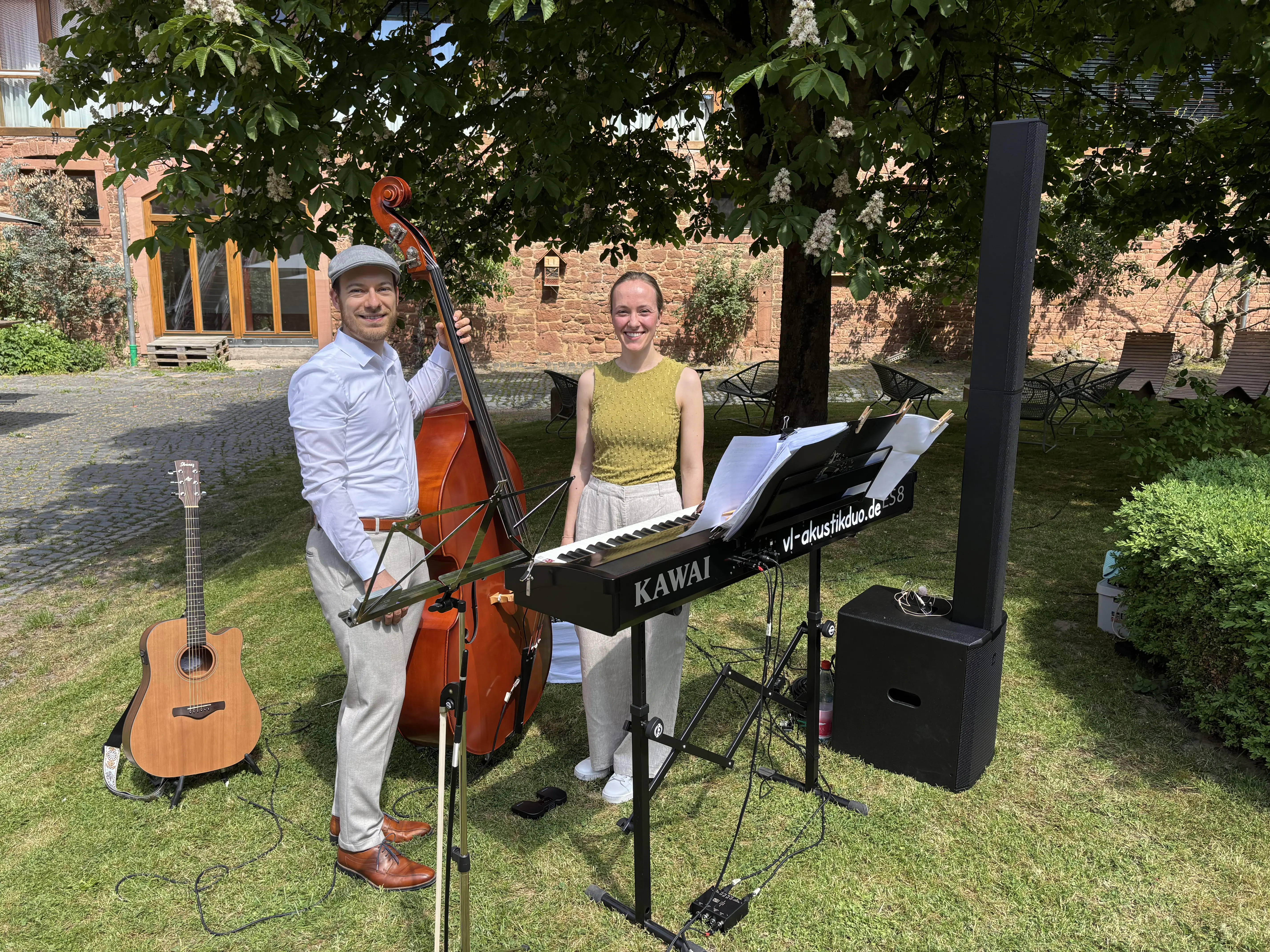 Wir füllen euren Empfang oder Event mit unseren abwechslungsreichen Akustik-Pop Arrangements mit Leben. Unser Programm f