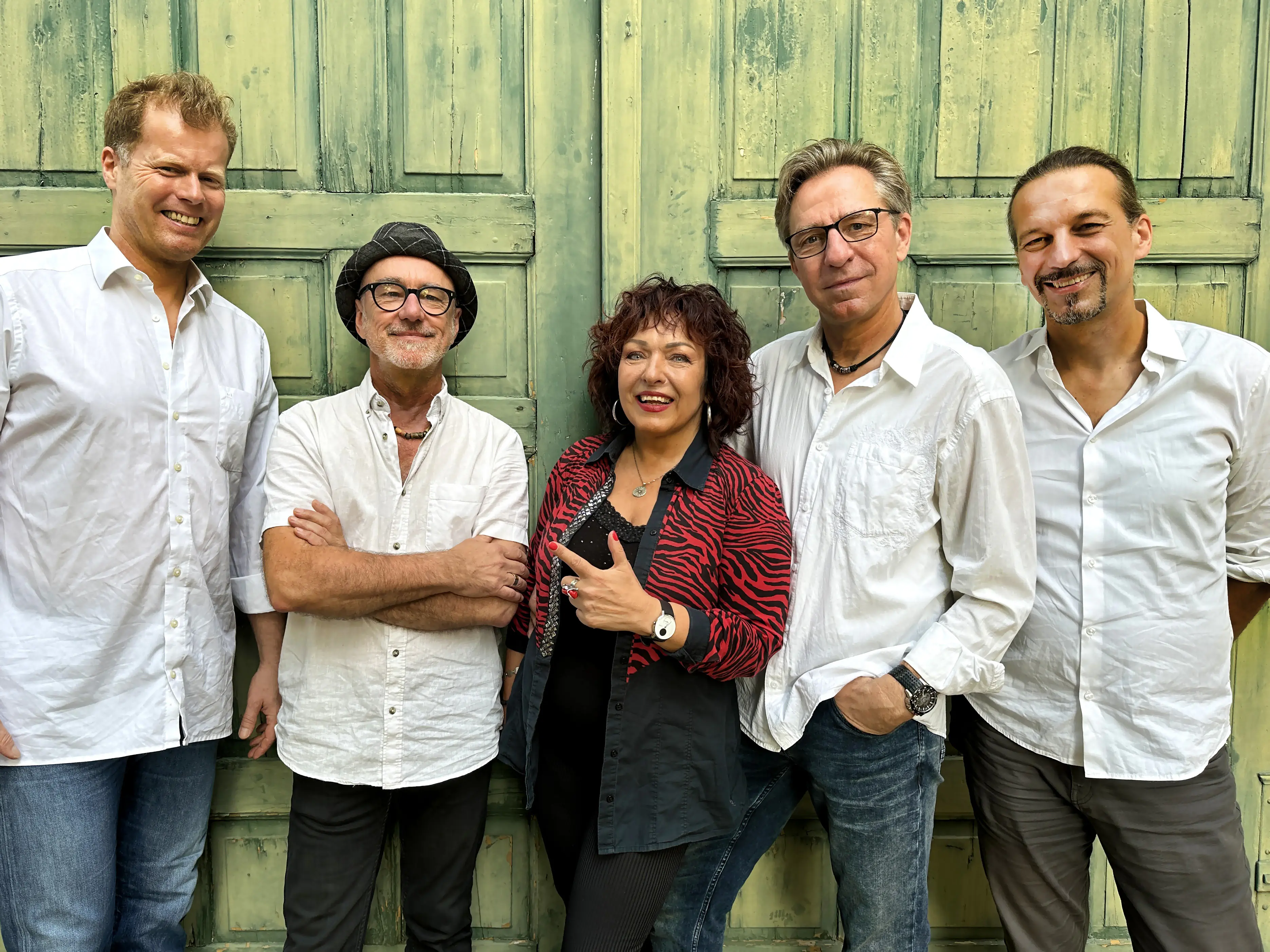 Professionelle & sympathische Liveband - buchbar von Trio bis Quintett Besetzung.