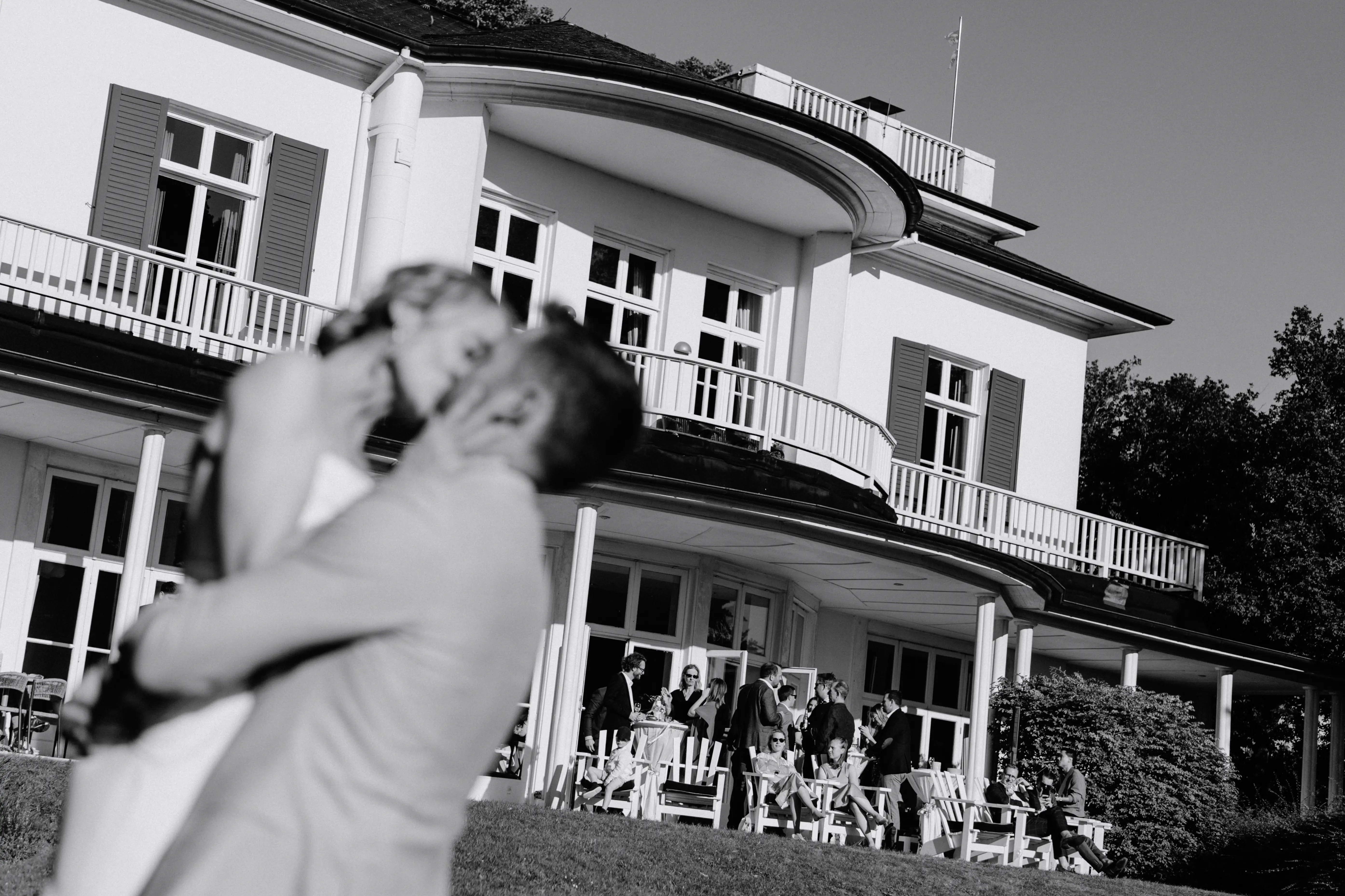 Dokumentarische Hochzeitsfotografie & Film - emotional, ungestellt und zeitlos.