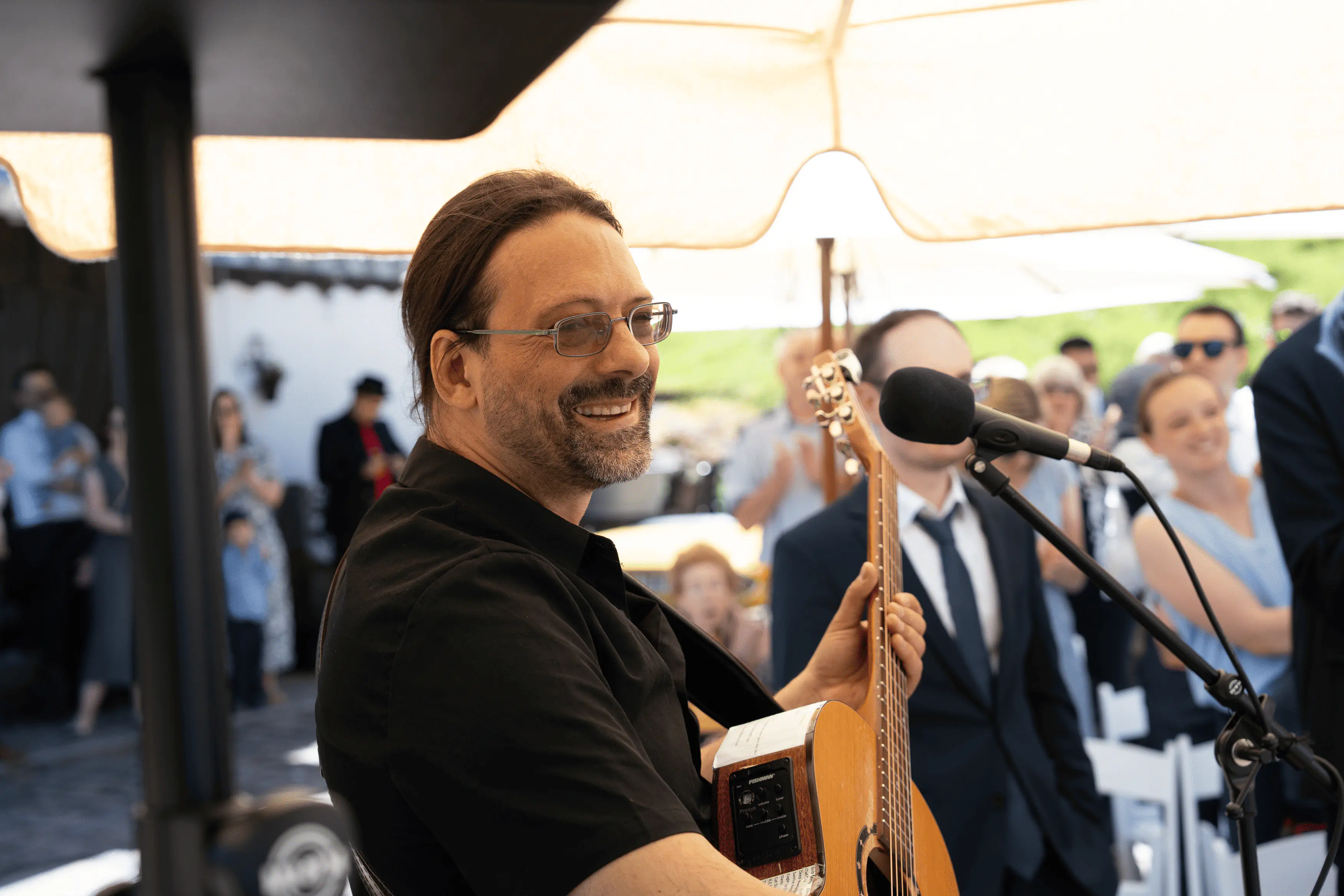 Musik zur Trauung, kirchlich oder frei. Musik zum Sektempfang und nach dem Abendessen