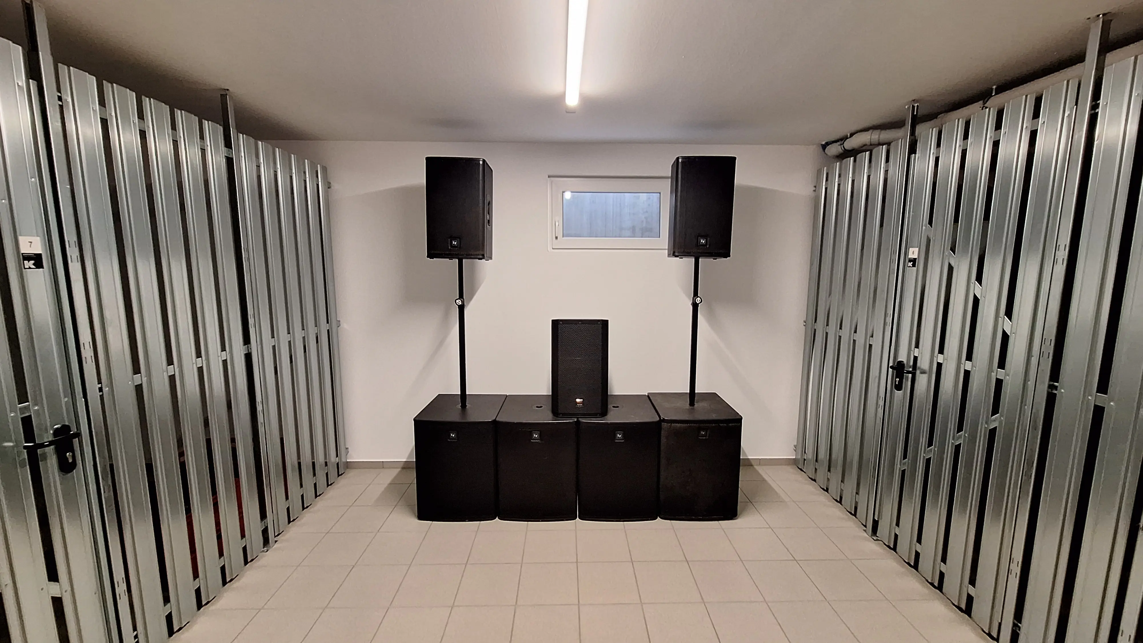 Professioneller Hochzeits- & Event DJ mit abgestimmter Ton-, Licht- und Effekttechnik für unvergessliche Feiern. - Photo 8