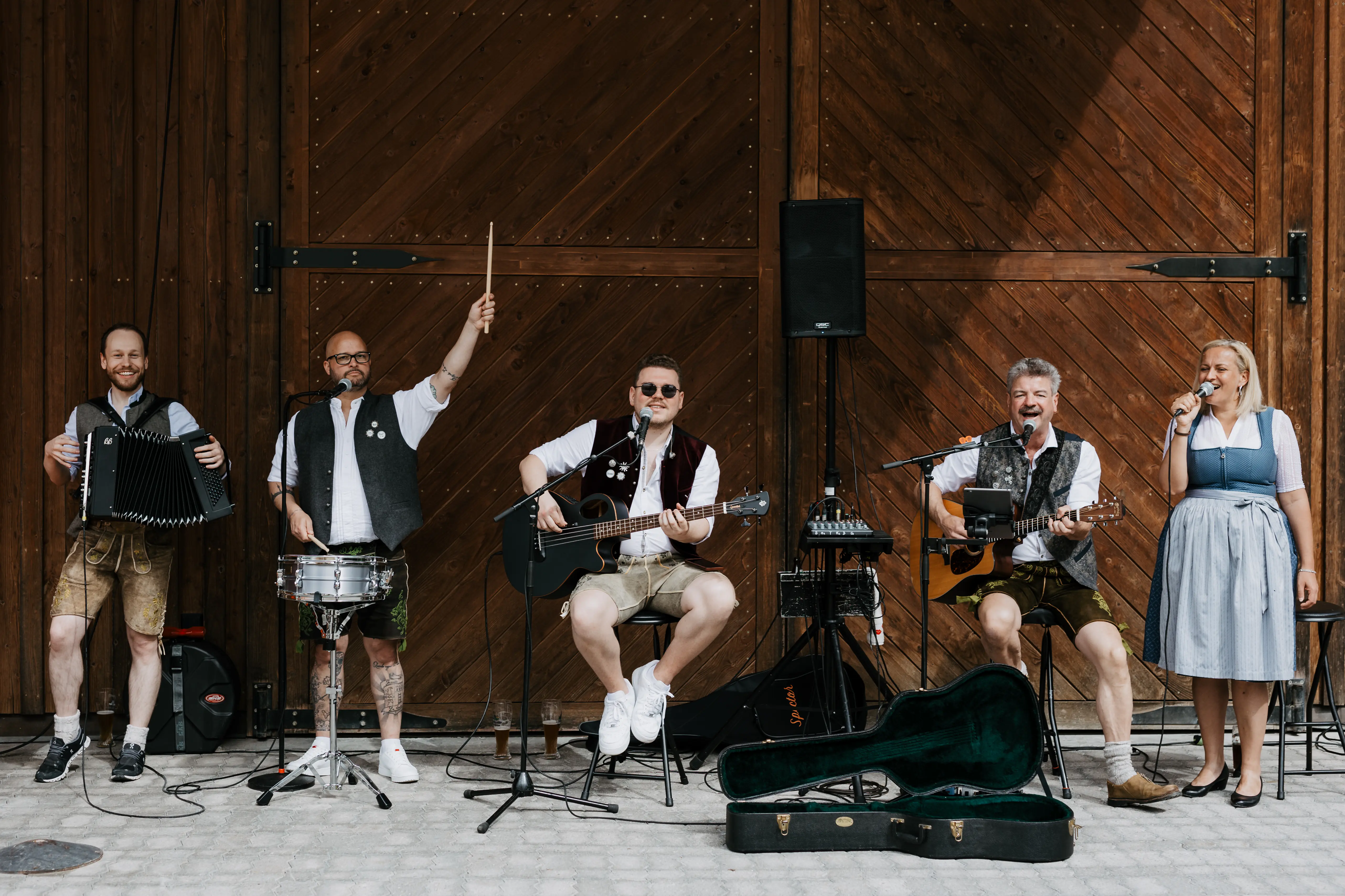 Professionelle, moderne Partyband und Eventband für Hochzeiten, Firmenevents, Festzelte und Geburtstage - Photo 8